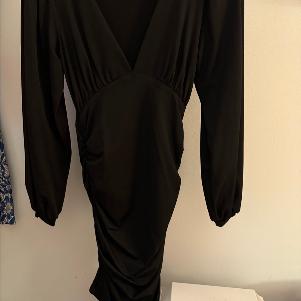 Black Bodycon Dress with Plunge Neckline and Bishop Sleeves - Picture 6 of 8